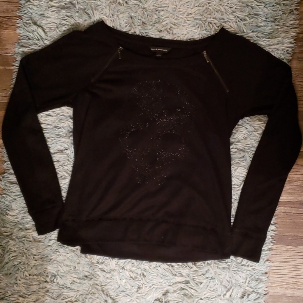 Skull design sweater